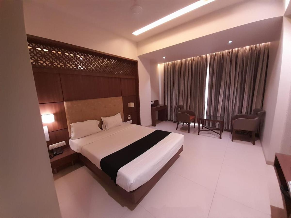 Hotel Mathoshree Thane Exterior foto