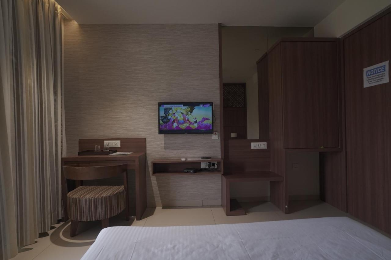 Hotel Mathoshree Thane Exterior foto
