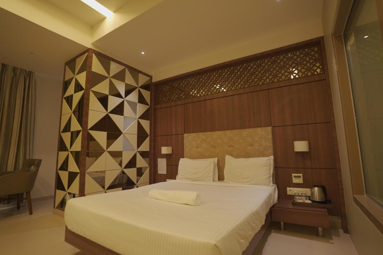 Hotel Mathoshree Thane Exterior foto