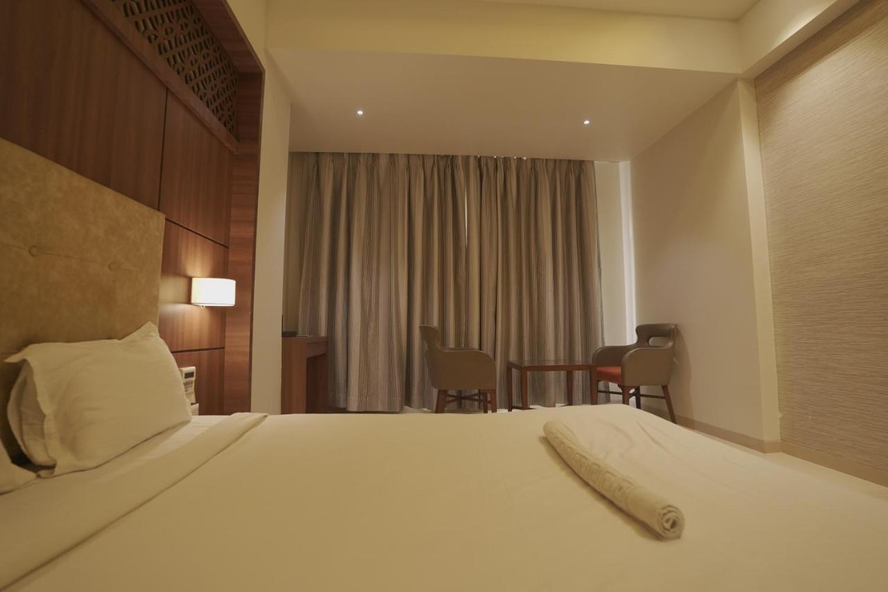Hotel Mathoshree Thane Exterior foto